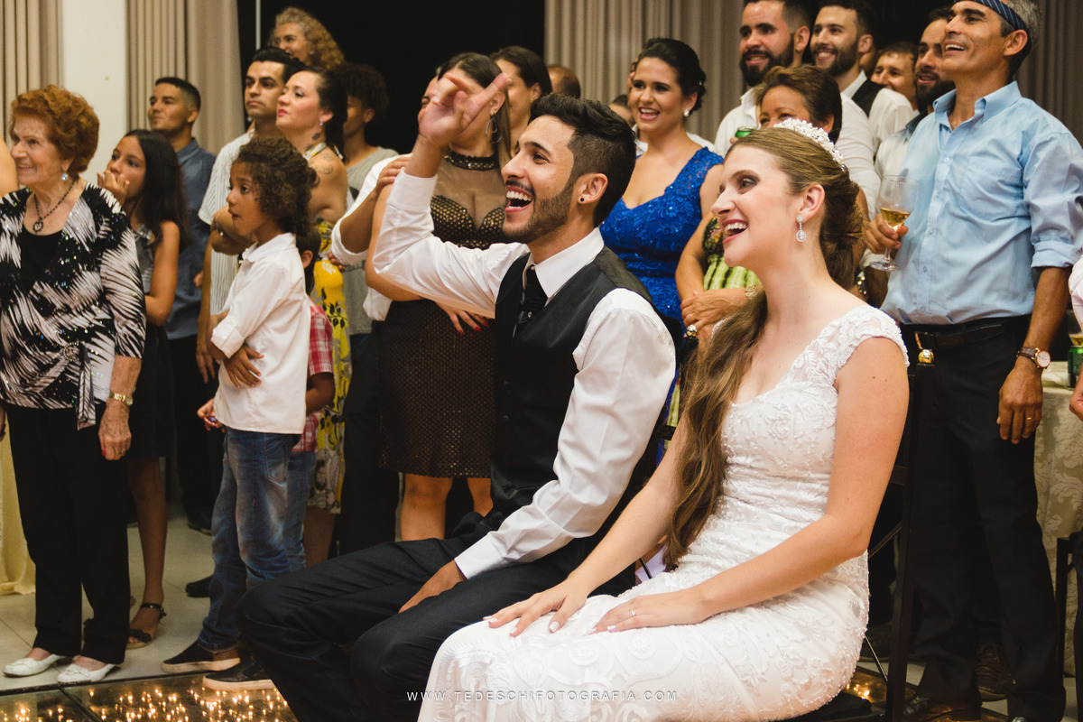 Casamento, Guararema, Fv Decoração e Assessoria, Dj Renam Mathias, Buffet Brion, Sitio Pintado, decoração de casamento, vestido de noiva, flores, maquiagem noiva, regis click mais, cabine de foto, mogi das cruzes, carro de noiva, aliança, noivo, terno