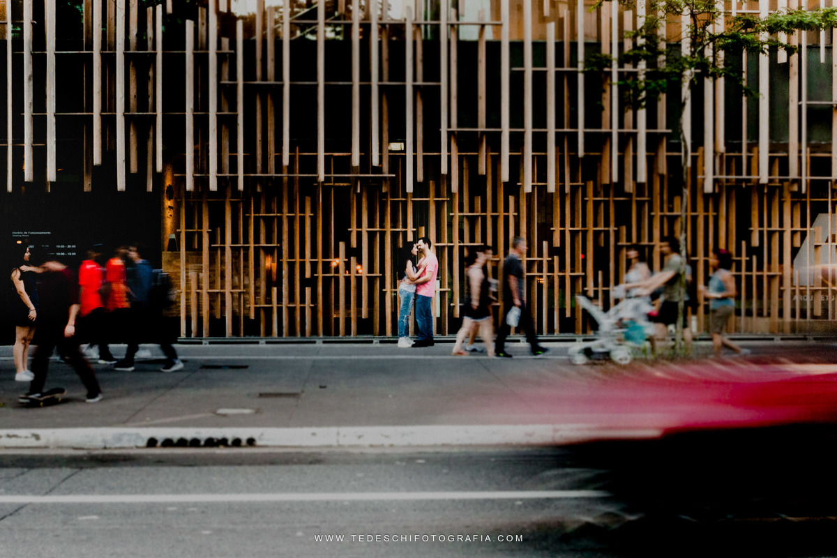 Ensaio de casal, ensaio pre casamento, avenida paulista, são paulo, noivas de são paulo, vestido de noiva, renam mathias, fv decoração e assessoria, yamauchi fotografia, filme de casamento, making of de casamento, maquiagem para noiva, alianca, rodrigo