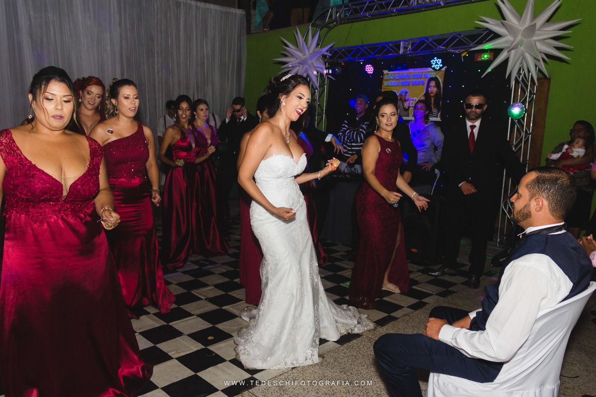 Casamento, Guararema, Fv Decoração e Assessoria, Dj Renam Mathias, Buffet Brion, Mogi das Cruzes, decoração de casamento, vestido de noiva, flores, maquiagem noiva, cabine de foto, carro da noiva, noivado mogi das cruzes, mansão das noivas, Gisele Grenza