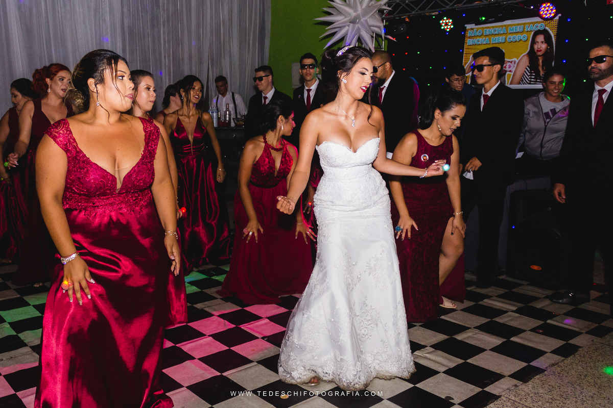 Casamento, Guararema, Fv Decoração e Assessoria, Dj Renam Mathias, Buffet Brion, Mogi das Cruzes, decoração de casamento, vestido de noiva, flores, maquiagem noiva, cabine de foto, carro da noiva, noivado mogi das cruzes, mansão das noivas, Gisele Grenza