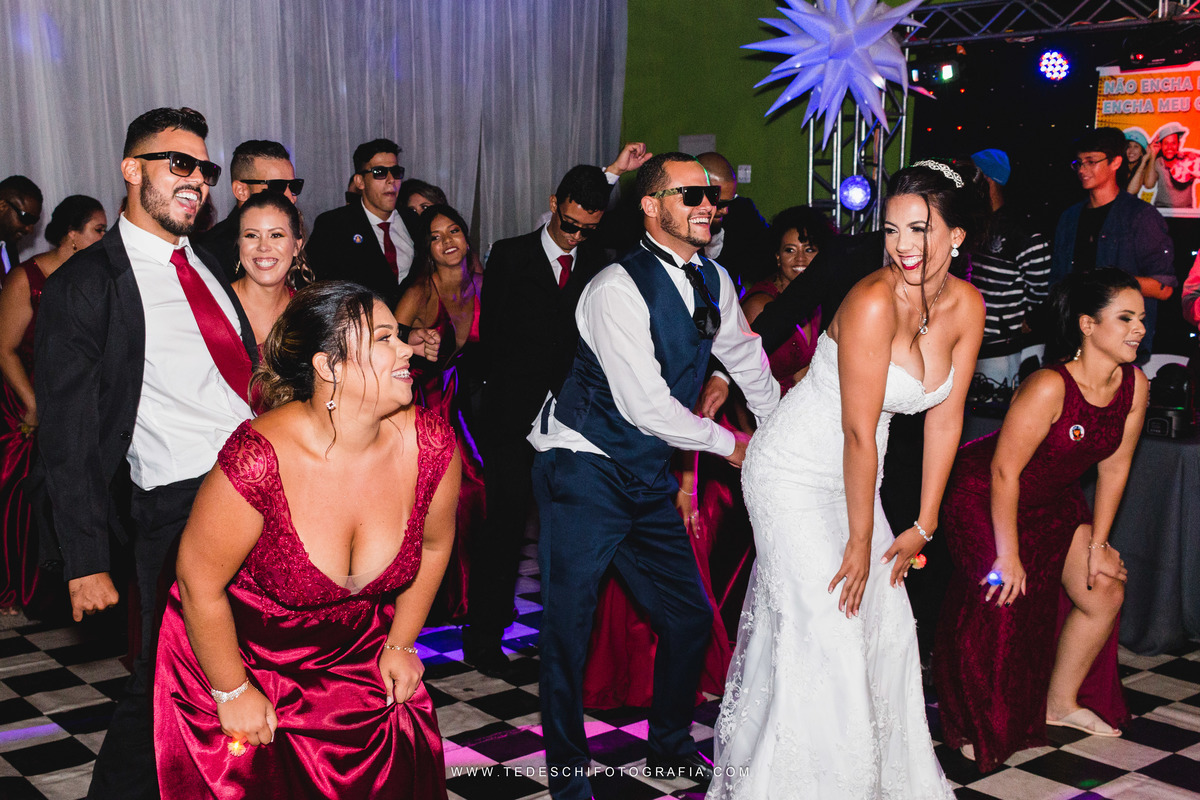 Casamento, Guararema, Fv Decoração e Assessoria, Dj Renam Mathias, Buffet Brion, Mogi das Cruzes, decoração de casamento, vestido de noiva, flores, maquiagem noiva, cabine de foto, carro da noiva, noivado mogi das cruzes, mansão das noivas, Gisele Grenza