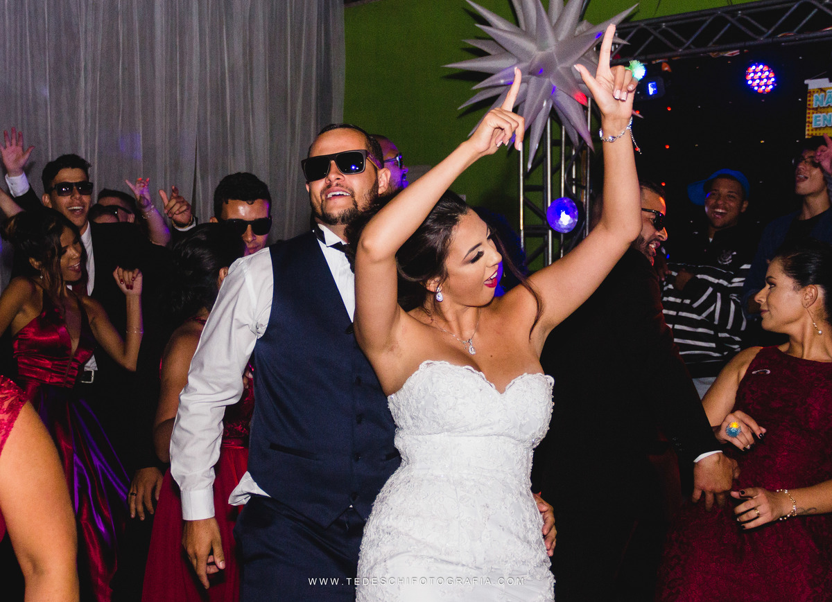 Casamento, Guararema, Fv Decoração e Assessoria, Dj Renam Mathias, Buffet Brion, Mogi das Cruzes, decoração de casamento, vestido de noiva, flores, maquiagem noiva, cabine de foto, carro da noiva, noivado mogi das cruzes, mansão das noivas, Gisele Grenza