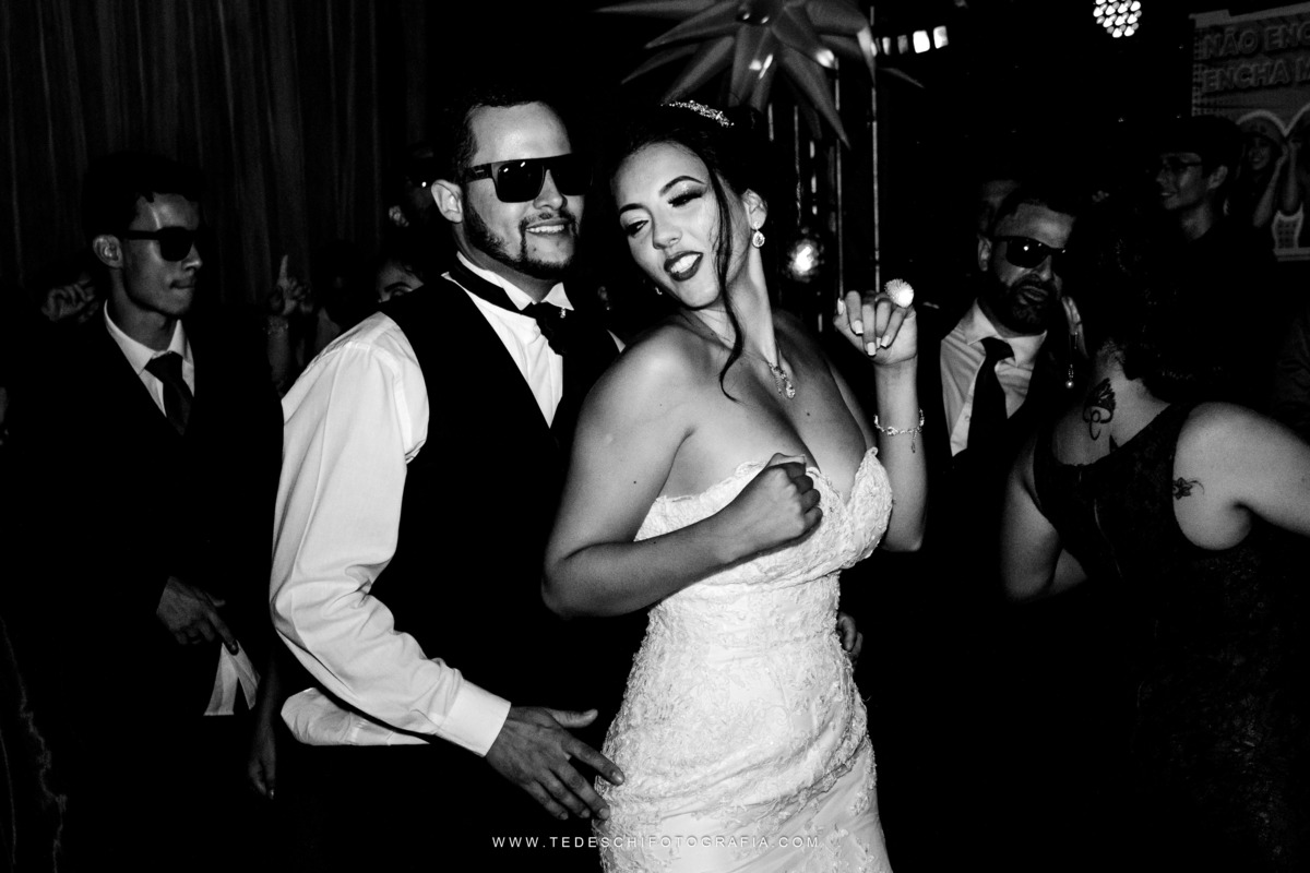 Casamento, Guararema, Fv Decoração e Assessoria, Dj Renam Mathias, Buffet Brion, Mogi das Cruzes, decoração de casamento, vestido de noiva, flores, maquiagem noiva, cabine de foto, carro da noiva, noivado mogi das cruzes, mansão das noivas, Gisele Grenza
