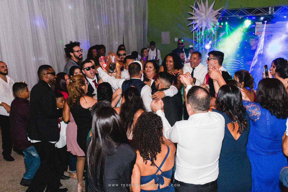 Casamento, Guararema, Fv Decoração e Assessoria, Dj Renam Mathias, Buffet Brion, Mogi das Cruzes, decoração de casamento, vestido de noiva, flores, maquiagem noiva, cabine de foto, carro da noiva, noivado mogi das cruzes, mansão das noivas, Gisele Grenza