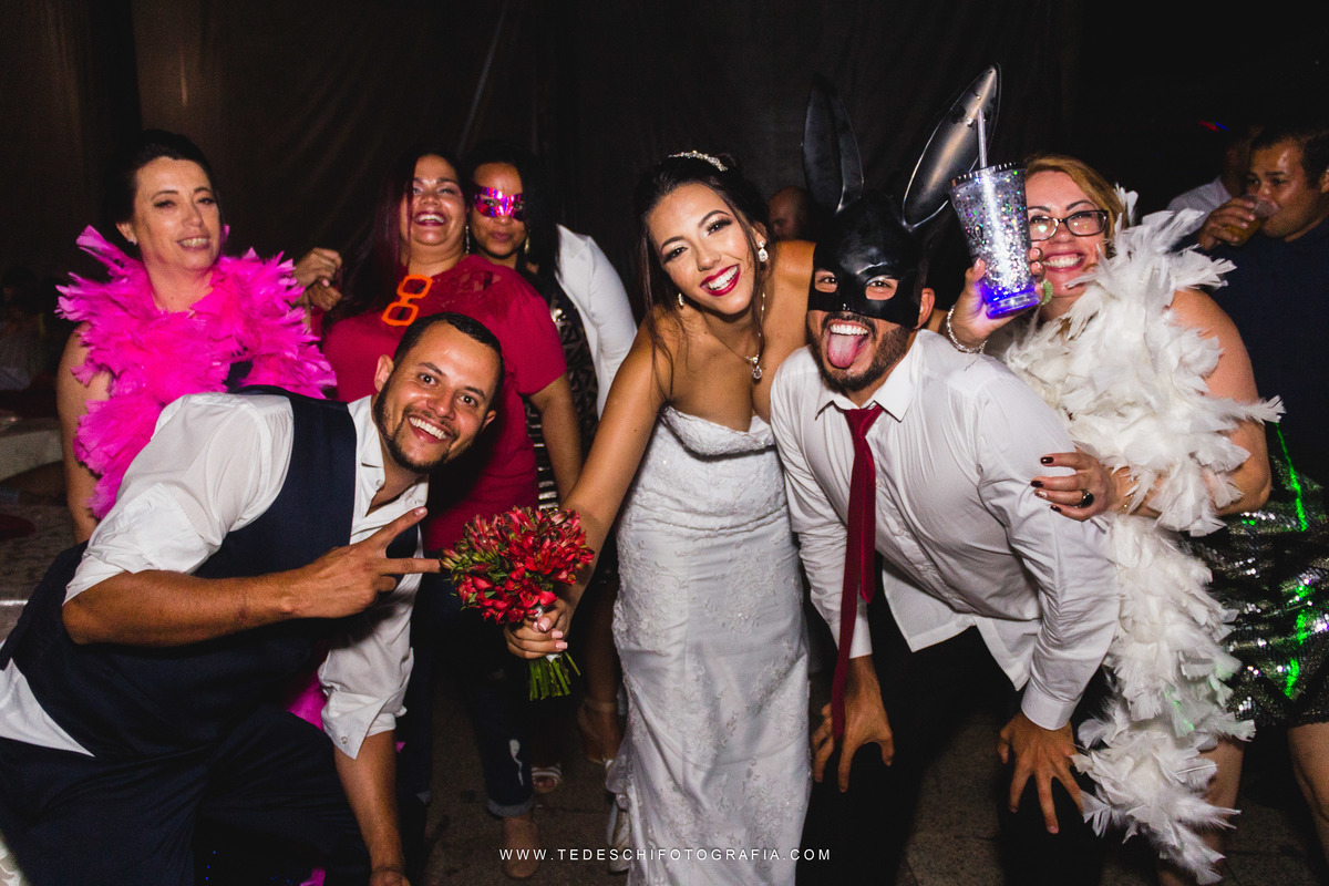 Casamento, Guararema, Fv Decoração e Assessoria, Dj Renam Mathias, Buffet Brion, Mogi das Cruzes, decoração de casamento, vestido de noiva, flores, maquiagem noiva, cabine de foto, carro da noiva, noivado mogi das cruzes, mansão das noivas, Gisele Grenza