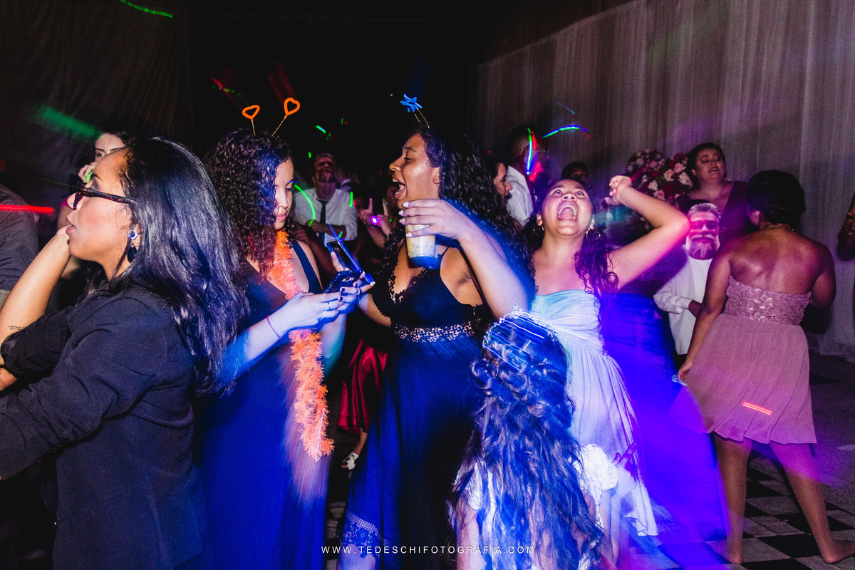 Casamento, Guararema, Fv Decoração e Assessoria, Dj Renam Mathias, Buffet Brion, Mogi das Cruzes, decoração de casamento, vestido de noiva, flores, maquiagem noiva, cabine de foto, carro da noiva, noivado mogi das cruzes, mansão das noivas, Gisele Grenza
