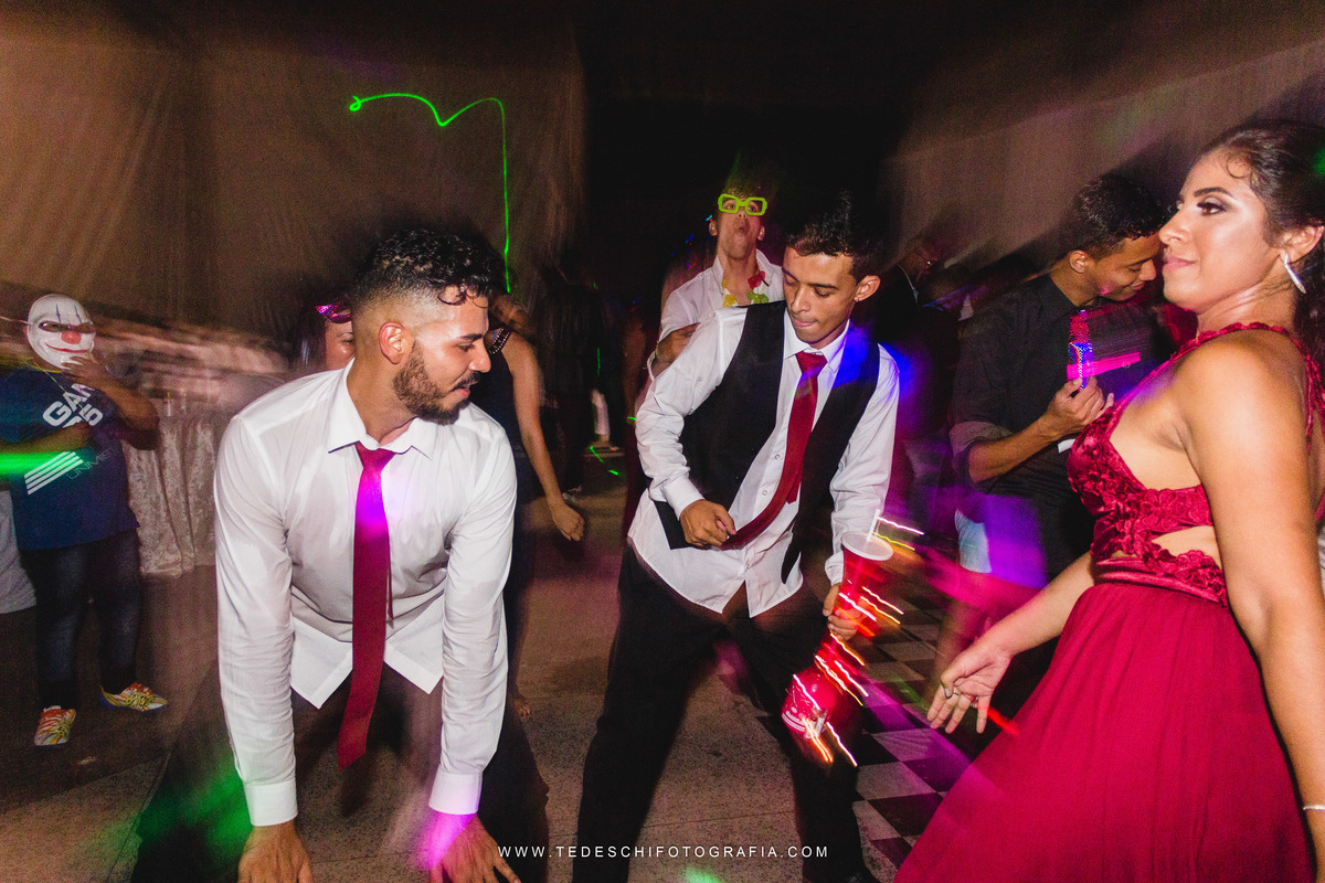 Casamento, Guararema, Fv Decoração e Assessoria, Dj Renam Mathias, Buffet Brion, Mogi das Cruzes, decoração de casamento, vestido de noiva, flores, maquiagem noiva, cabine de foto, carro da noiva, noivado mogi das cruzes, mansão das noivas, Gisele Grenza