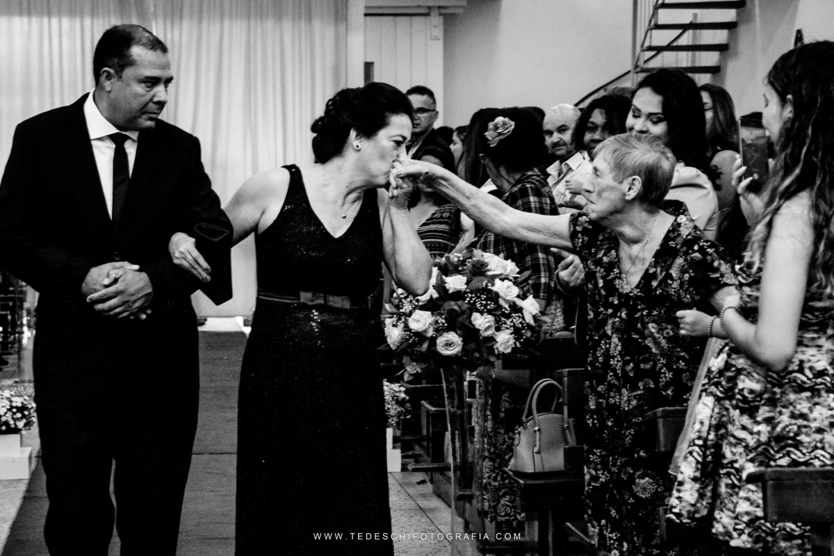 Casamento, Guararema, Fv Decoração e Assessoria, Dj Renam Mathias, Buffet Brion, Mogi das Cruzes, decoração de casamento, vestido de noiva, flores, maquiagem noiva, cabine de foto, carro da noiva, noivado mogi das cruzes, mansão das noivas, Gisele Grenza