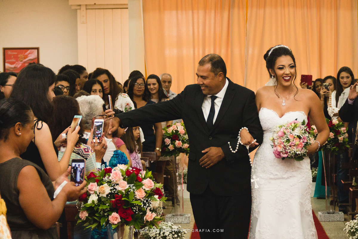 Casamento, Guararema, Fv Decoração e Assessoria, Dj Renam Mathias, Buffet Brion, Mogi das Cruzes, decoração de casamento, vestido de noiva, flores, maquiagem noiva, cabine de foto, carro da noiva, noivado mogi das cruzes, mansão das noivas, Gisele Grenza