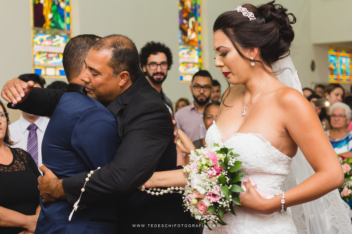 Casamento, Guararema, Fv Decoração e Assessoria, Dj Renam Mathias, Buffet Brion, Mogi das Cruzes, decoração de casamento, vestido de noiva, flores, maquiagem noiva, cabine de foto, carro da noiva, noivado mogi das cruzes, mansão das noivas, Gisele Grenza