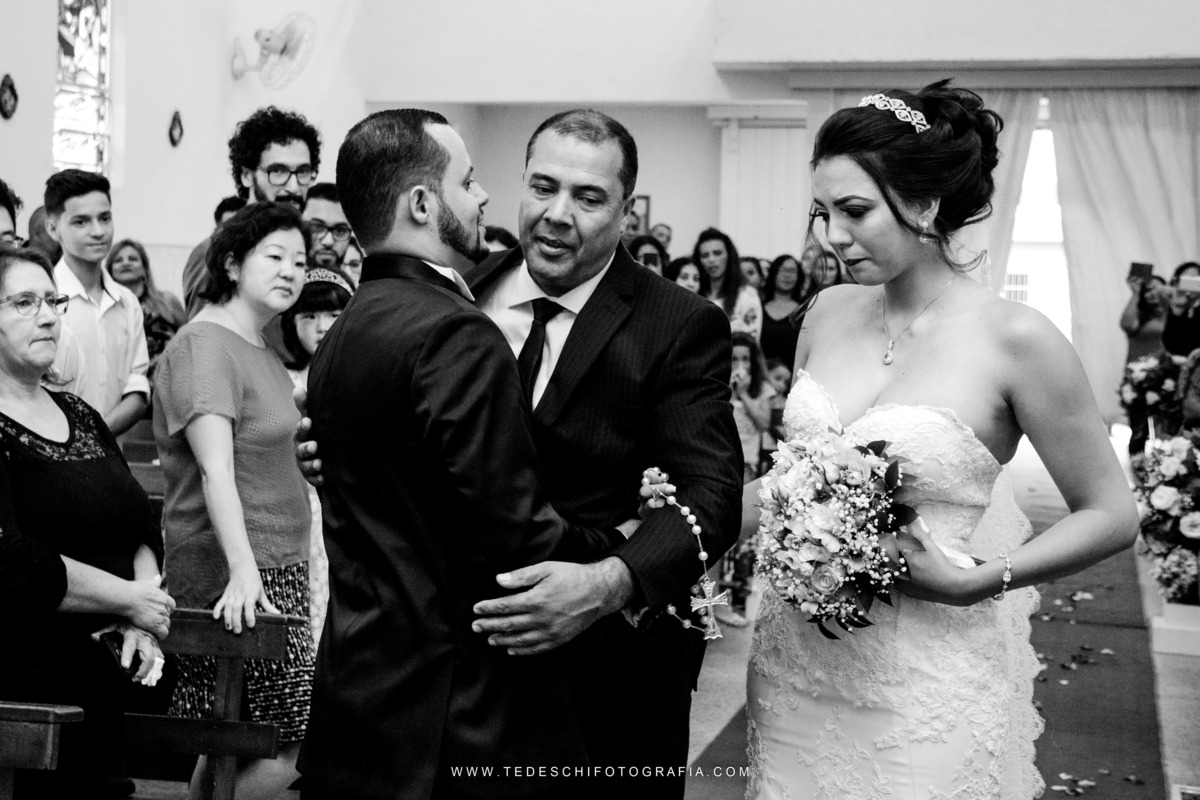 Casamento, Guararema, Fv Decoração e Assessoria, Dj Renam Mathias, Buffet Brion, Mogi das Cruzes, decoração de casamento, vestido de noiva, flores, maquiagem noiva, cabine de foto, carro da noiva, noivado mogi das cruzes, mansão das noivas, Gisele Grenza