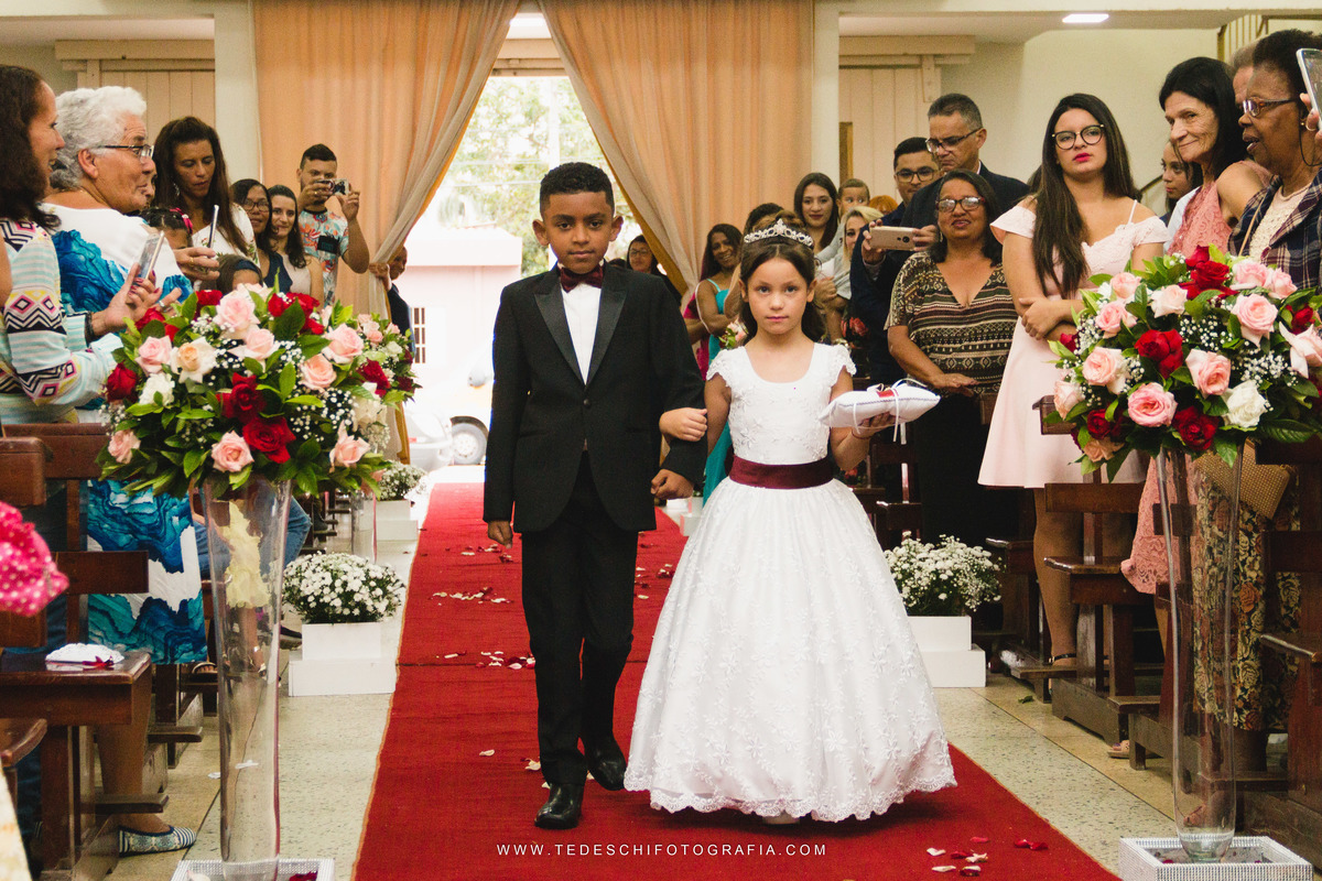 Casamento, Guararema, Fv Decoração e Assessoria, Dj Renam Mathias, Buffet Brion, Mogi das Cruzes, decoração de casamento, vestido de noiva, flores, maquiagem noiva, cabine de foto, carro da noiva, noivado mogi das cruzes, mansão das noivas, Gisele Grenza