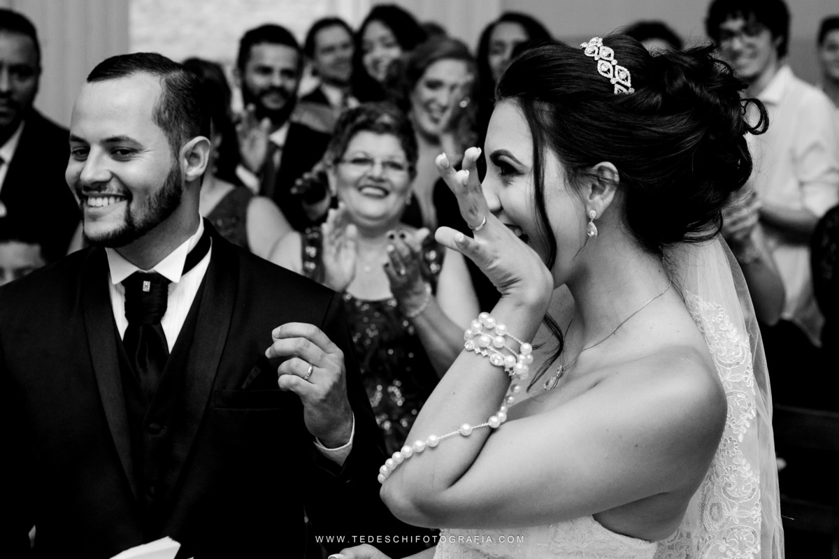 Casamento, Guararema, Fv Decoração e Assessoria, Dj Renam Mathias, Buffet Brion, Mogi das Cruzes, decoração de casamento, vestido de noiva, flores, maquiagem noiva, cabine de foto, carro da noiva, noivado mogi das cruzes, mansão das noivas, Gisele Grenza