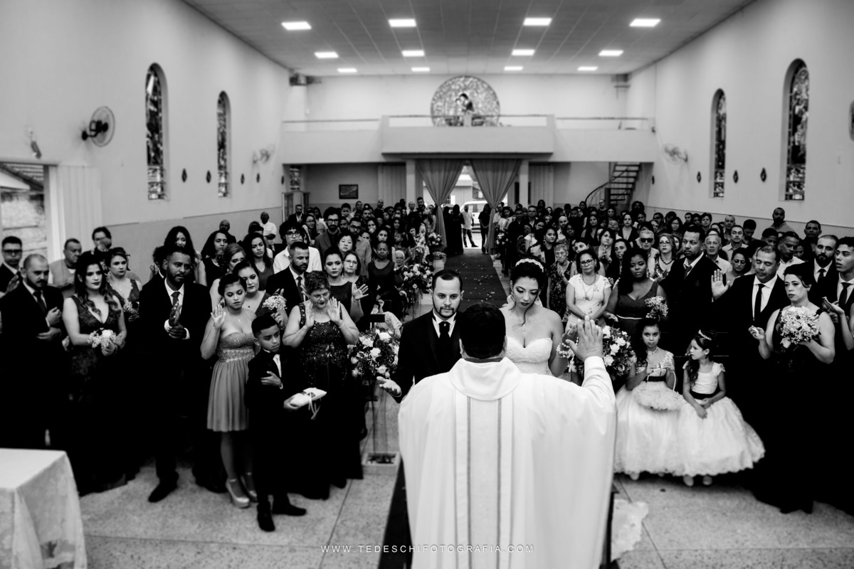 Casamento, Guararema, Fv Decoração e Assessoria, Dj Renam Mathias, Buffet Brion, Mogi das Cruzes, decoração de casamento, vestido de noiva, flores, maquiagem noiva, cabine de foto, carro da noiva, noivado mogi das cruzes, mansão das noivas, Gisele Grenza