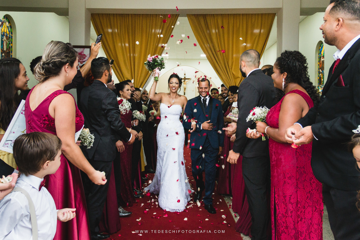Casamento, Guararema, Fv Decoração e Assessoria, Dj Renam Mathias, Buffet Brion, Mogi das Cruzes, decoração de casamento, vestido de noiva, flores, maquiagem noiva, cabine de foto, carro da noiva, noivado mogi das cruzes, mansão das noivas, Gisele Grenza