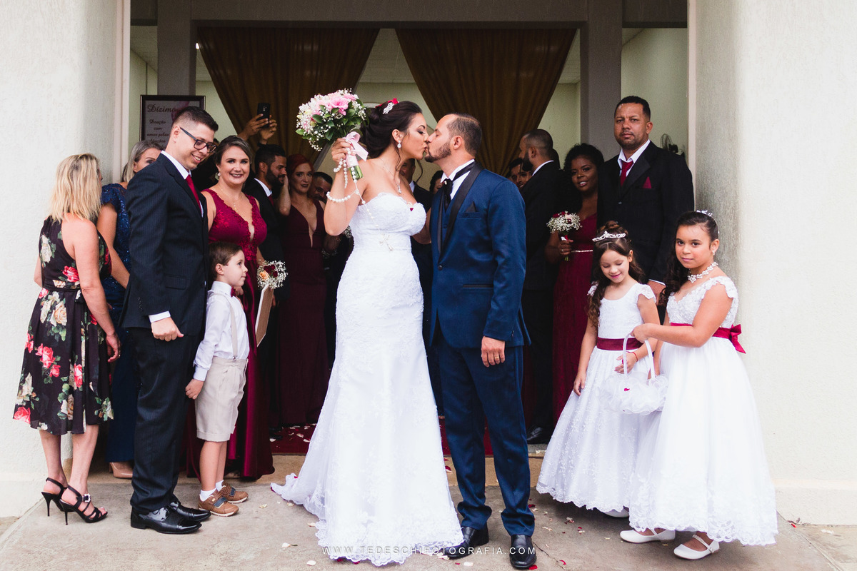 Casamento, Guararema, Fv Decoração e Assessoria, Dj Renam Mathias, Buffet Brion, Mogi das Cruzes, decoração de casamento, vestido de noiva, flores, maquiagem noiva, cabine de foto, carro da noiva, noivado mogi das cruzes, mansão das noivas, Gisele Grenza
