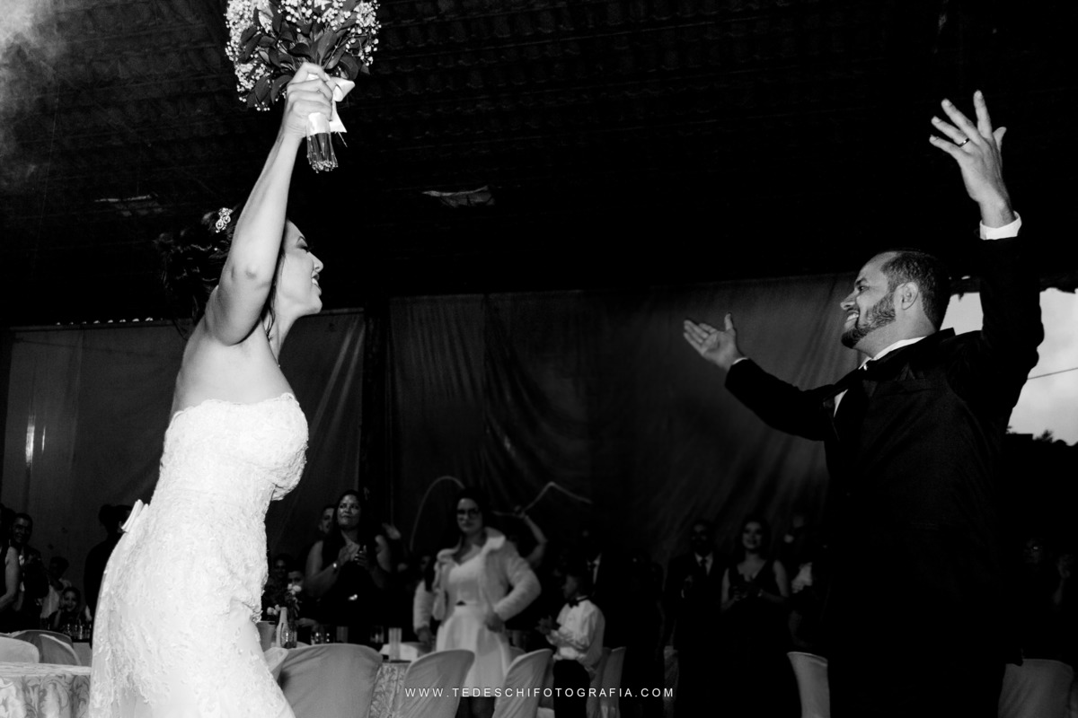 Casamento, Guararema, Fv Decoração e Assessoria, Dj Renam Mathias, Buffet Brion, Mogi das Cruzes, decoração de casamento, vestido de noiva, flores, maquiagem noiva, cabine de foto, carro da noiva, noivado mogi das cruzes, mansão das noivas, Gisele Grenza