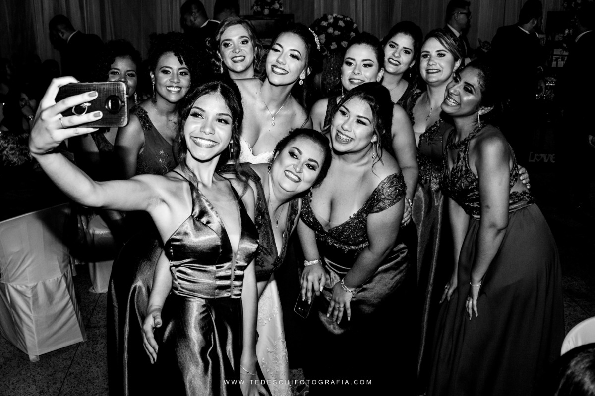 Casamento, Guararema, Fv Decoração e Assessoria, Dj Renam Mathias, Buffet Brion, Mogi das Cruzes, decoração de casamento, vestido de noiva, flores, maquiagem noiva, cabine de foto, carro da noiva, noivado mogi das cruzes, mansão das noivas, Gisele Grenza