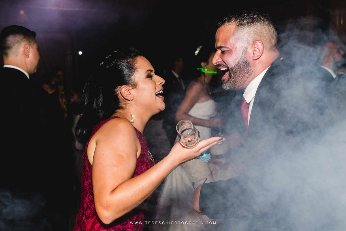 Casamento, Guararema, Fv Decoração e Assessoria, Dj Renam Mathias, Buffet Brion, Mogi das Cruzes, decoração de casamento, vestido de noiva, flores, maquiagem noiva, cabine de foto, carro da noiva, noivado mogi das cruzes, mansão das noivas, Gisele Grenza