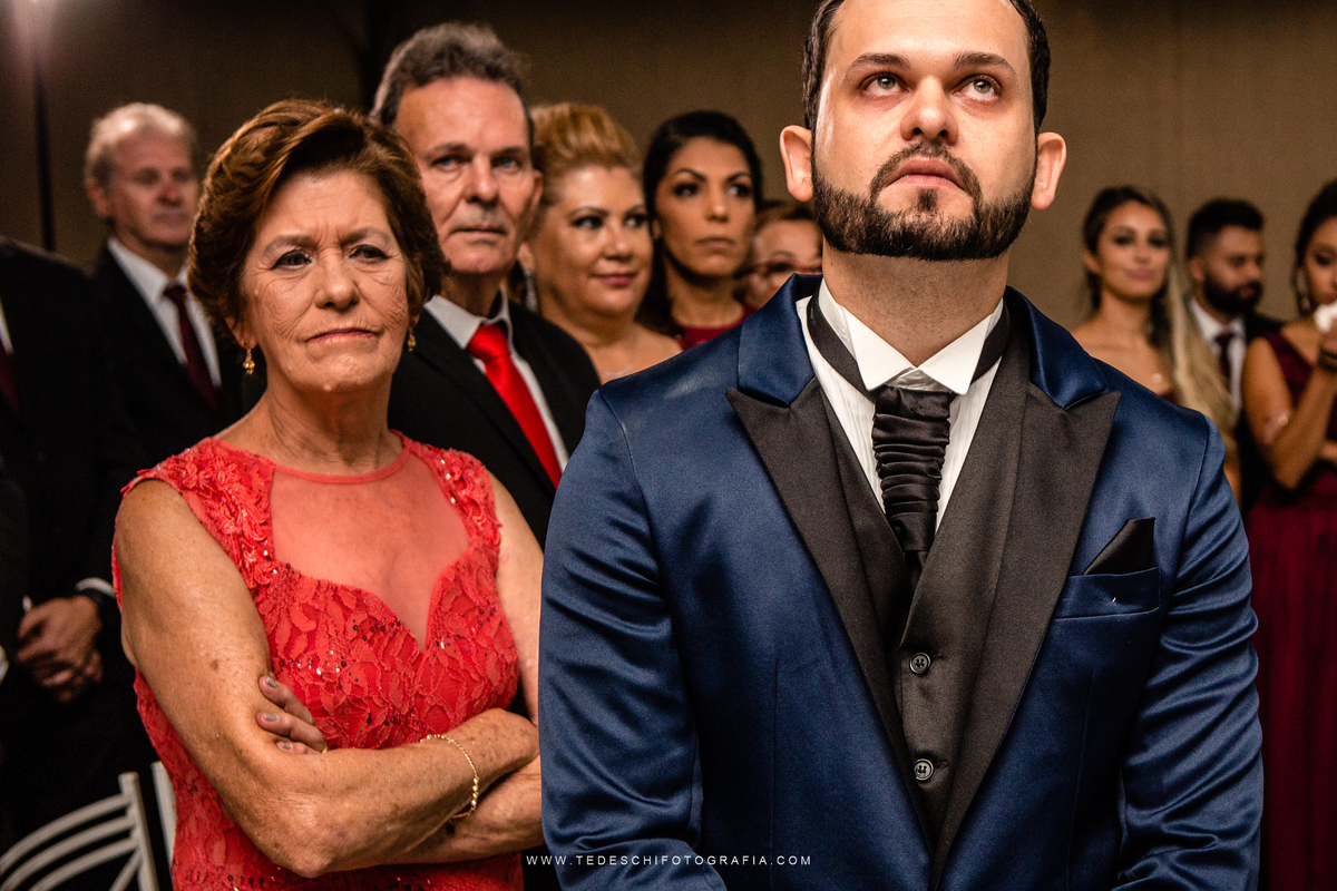 Vestido de noiva, decoração de casamento, making of de casamento, fotografia de casamento, casamento em mogi das cruzes, padrinhos e madrinhas, daminha, igrejas para casamento, emoção no casamento, penteado para noivas, look para casamento