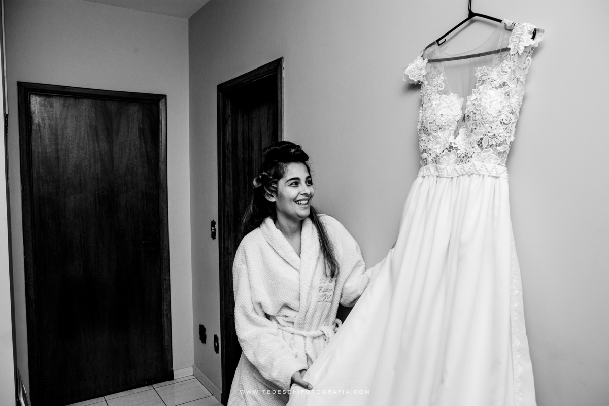 Vestido de noiva, decoração de casamento, making of de casamento, fotografia de casamento, casamento em mogi das cruzes, padrinhos e madrinhas, daminha, igrejas para casamento, emoção no casamento, penteado para noivas, look para casamento