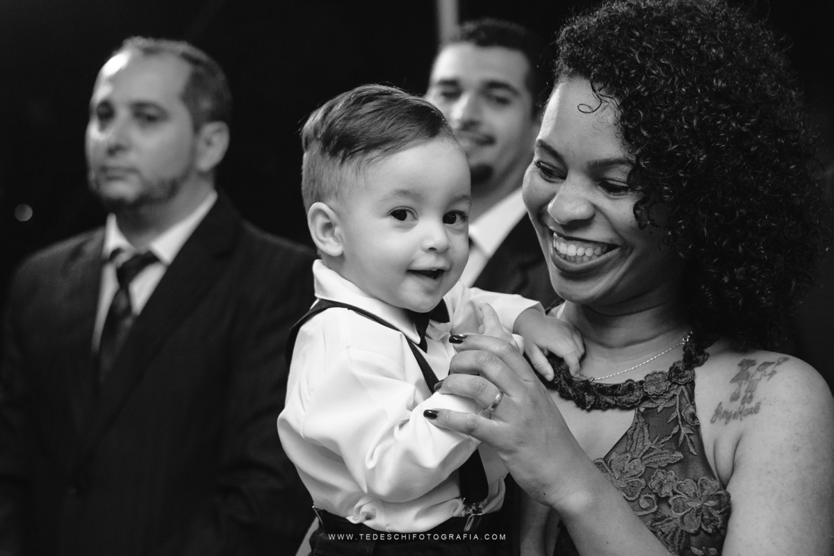 Vestido de noiva, decoração de casamento, making of de casamento, fotografia de casamento, casamento em mogi das cruzes, padrinhos e madrinhas, daminha, igrejas para casamento, emoção no casamento, penteado para noivas, look para casamento
