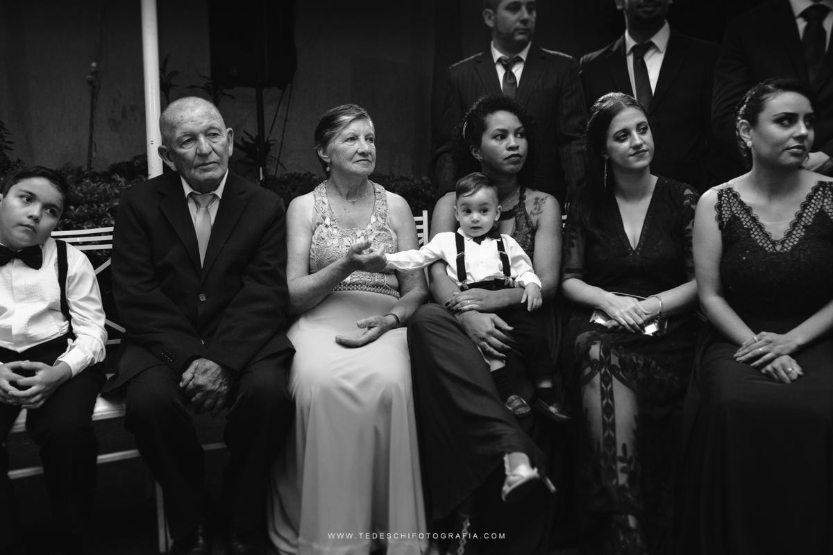 Vestido de noiva, decoração de casamento, making of de casamento, fotografia de casamento, casamento em mogi das cruzes, padrinhos e madrinhas, daminha, igrejas para casamento, emoção no casamento, penteado para noivas, look para casamento