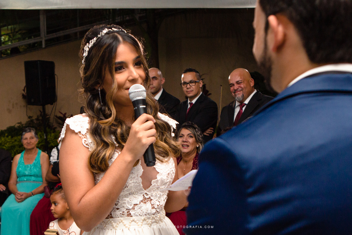 Vestido de noiva, decoração de casamento, making of de casamento, fotografia de casamento, casamento em mogi das cruzes, padrinhos e madrinhas, daminha, igrejas para casamento, emoção no casamento, penteado para noivas, look para casamento