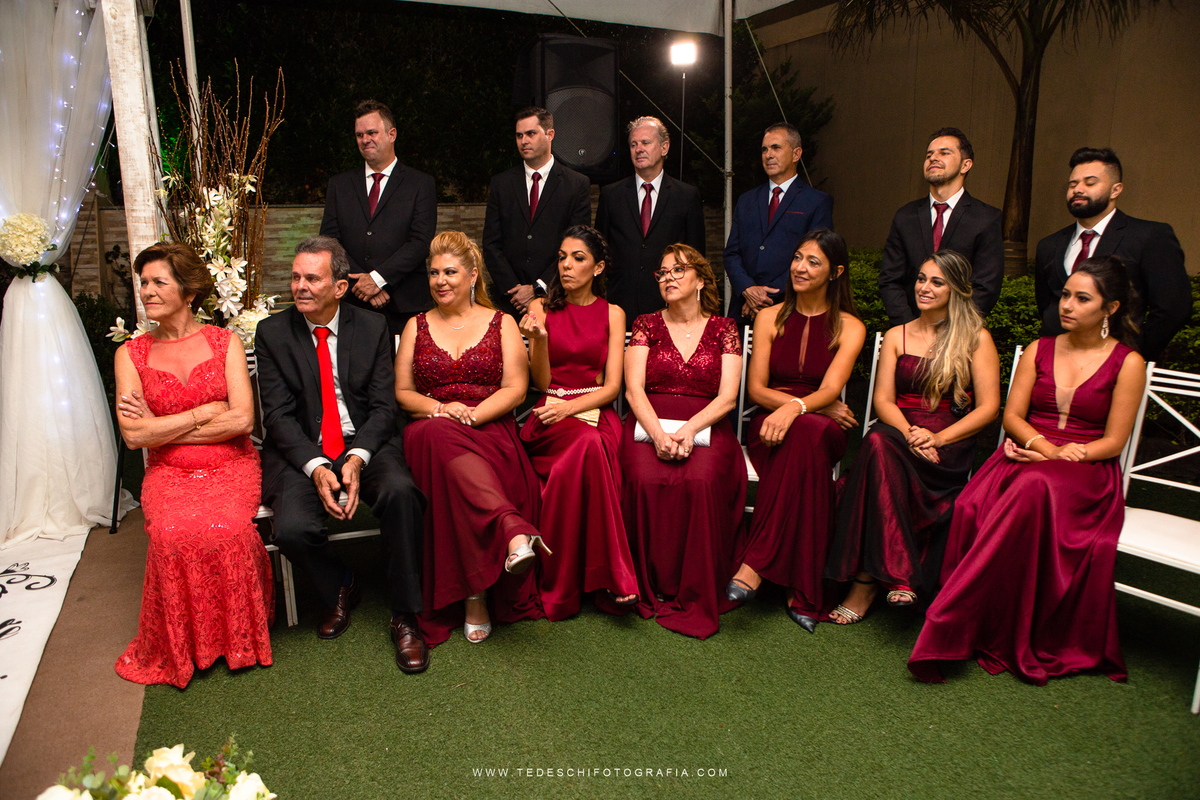Vestido de noiva, decoração de casamento, making of de casamento, fotografia de casamento, casamento em mogi das cruzes, padrinhos e madrinhas, daminha, igrejas para casamento, emoção no casamento, penteado para noivas, look para casamento