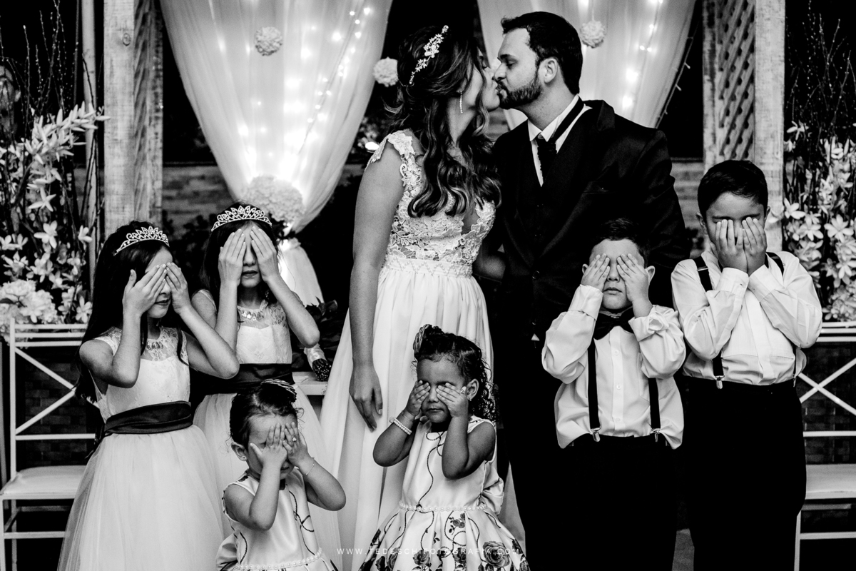 Vestido de noiva, decoração de casamento, making of de casamento, fotografia de casamento, casamento em mogi das cruzes, padrinhos e madrinhas, daminha, igrejas para casamento, emoção no casamento, penteado para noivas, look para casamento
