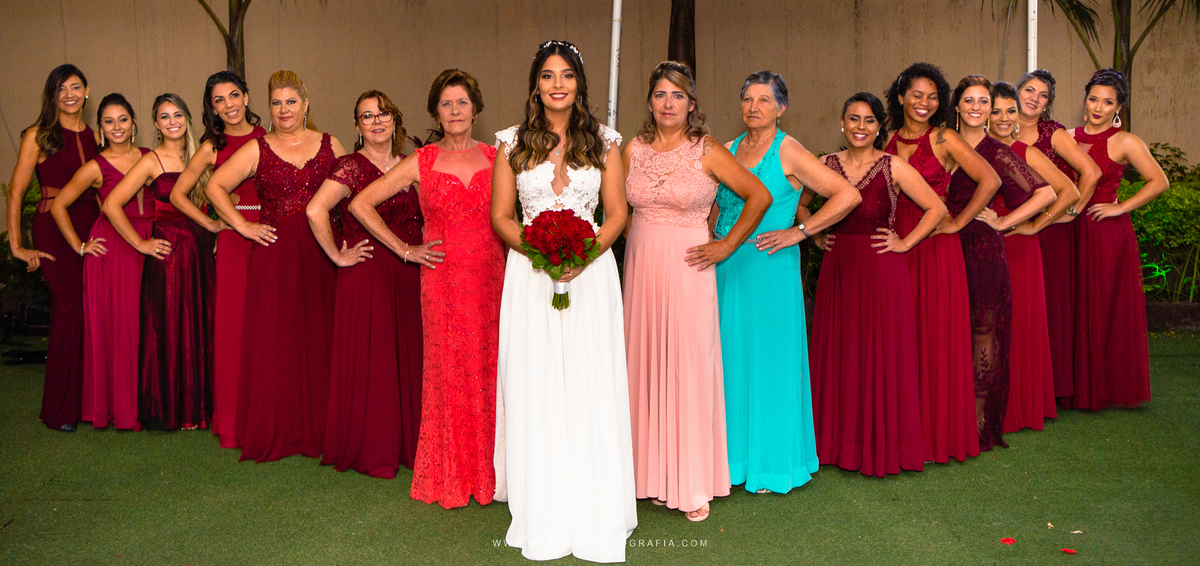 Vestido de noiva, decoração de casamento, making of de casamento, fotografia de casamento, casamento em mogi das cruzes, padrinhos e madrinhas, daminha, igrejas para casamento, emoção no casamento, penteado para noivas, look para casamento