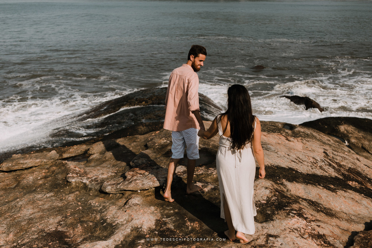 nascer do sol, praia, fotografia de casal, ensaio na praia, vestido de noiva, vestido de madrinha, maquiagem para casamento, mogi das cruzes, sitio his, dj renam mathias, dj rodrigo dantas, be boutique eventos, pinterest, como fazer fotos na praia