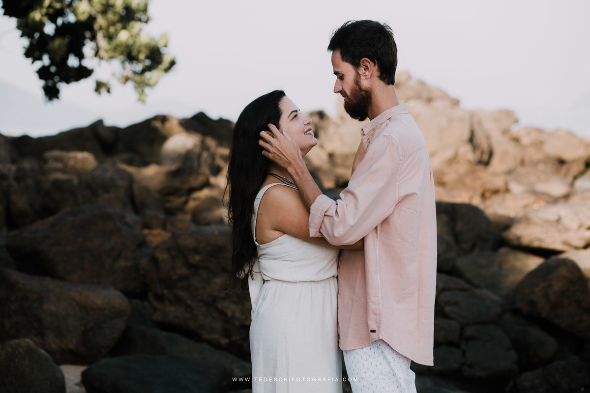 nascer do sol, praia, fotografia de casal, ensaio na praia, vestido de noiva, vestido de madrinha, maquiagem para casamento, mogi das cruzes, sitio his, dj renam mathias, dj rodrigo dantas, be boutique eventos, pinterest, como fazer fotos na praia