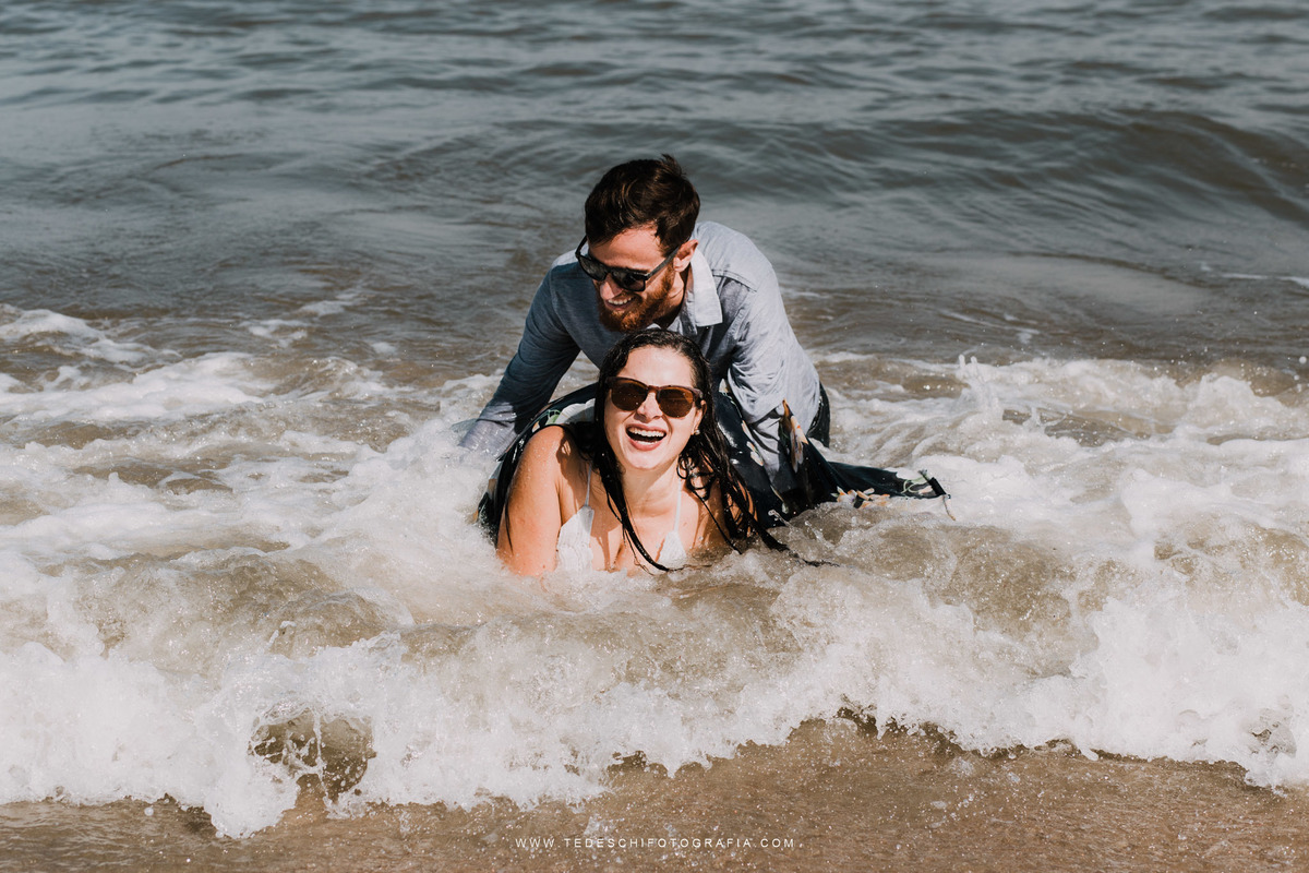 nascer do sol, praia, fotografia de casal, ensaio na praia, vestido de noiva, vestido de madrinha, maquiagem para casamento, mogi das cruzes, sitio his, dj renam mathias, dj rodrigo dantas, be boutique eventos, pinterest, como fazer fotos na praia