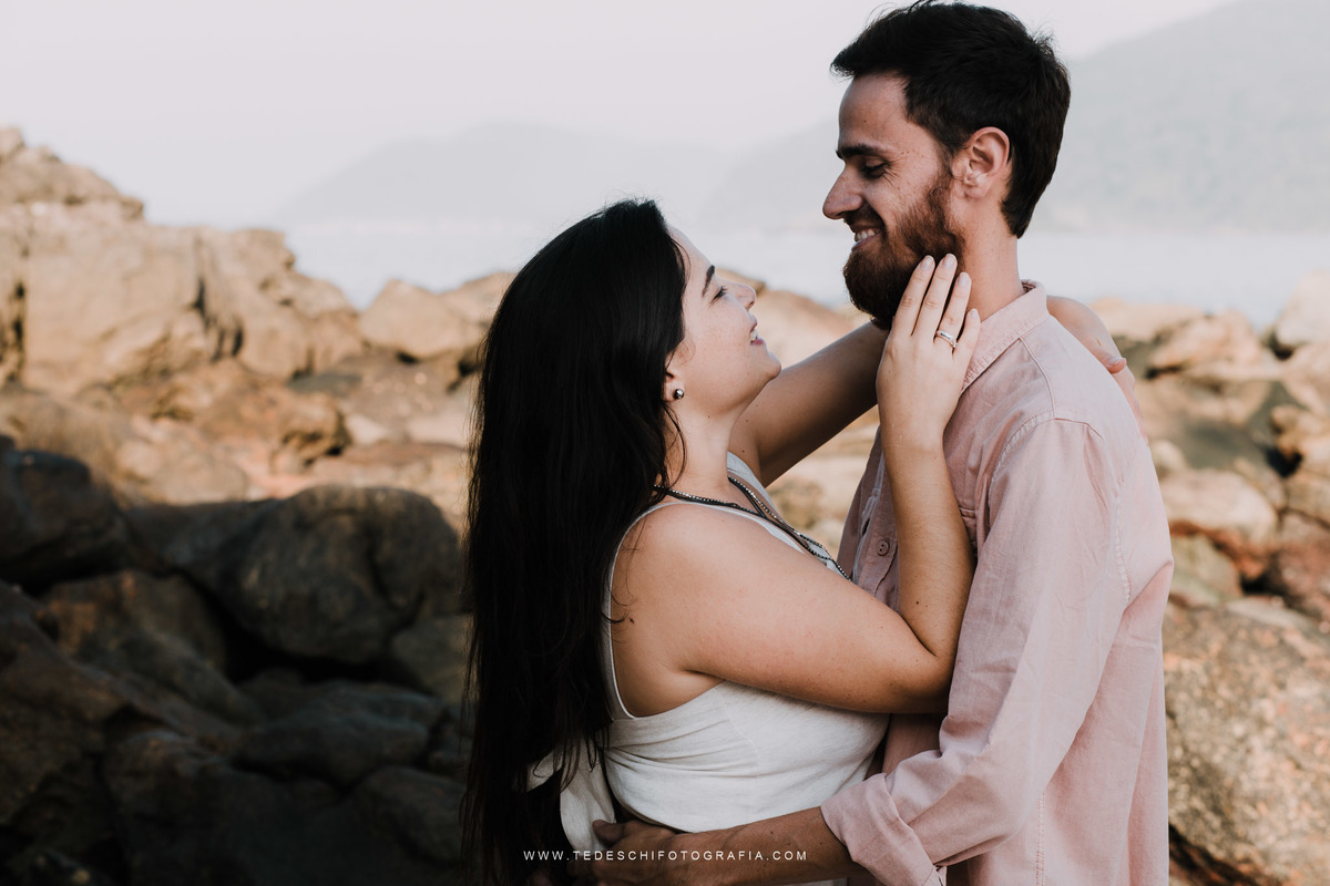 nascer do sol, praia, fotografia de casal, ensaio na praia, vestido de noiva, vestido de madrinha, maquiagem para casamento, mogi das cruzes, sitio his, dj renam mathias, dj rodrigo dantas, be boutique eventos, pinterest, como fazer fotos na praia