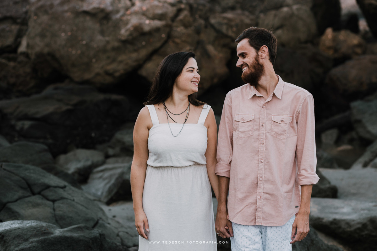 nascer do sol, praia, fotografia de casal, ensaio na praia, vestido de noiva, vestido de madrinha, maquiagem para casamento, mogi das cruzes, sitio his, dj renam mathias, dj rodrigo dantas, be boutique eventos, pinterest, como fazer fotos na praia