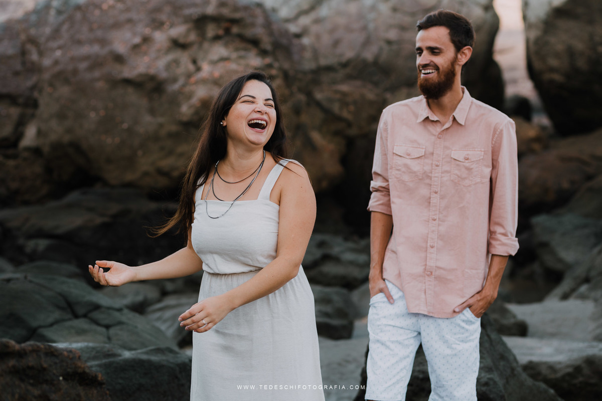 nascer do sol, praia, fotografia de casal, ensaio na praia, vestido de noiva, vestido de madrinha, maquiagem para casamento, mogi das cruzes, sitio his, dj renam mathias, dj rodrigo dantas, be boutique eventos, pinterest, como fazer fotos na praia