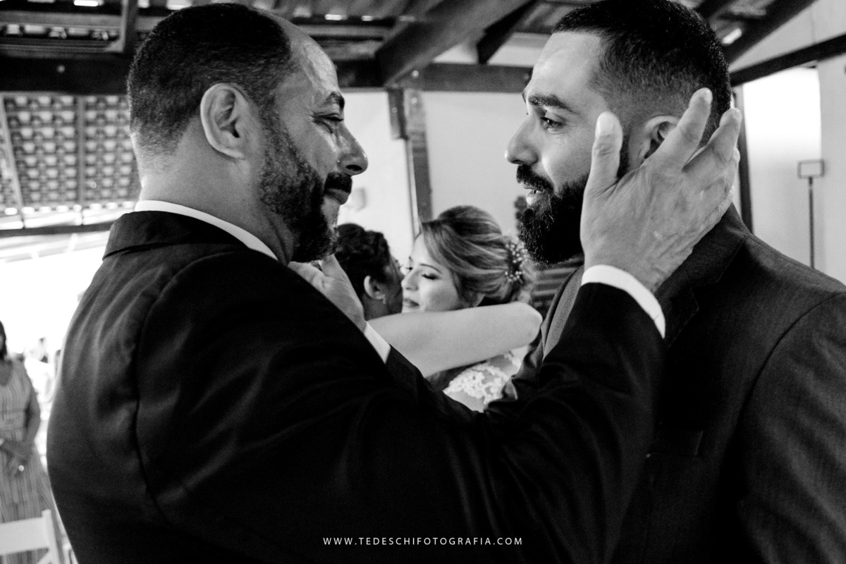 Casamento, fotografia de casamento, mogi das cruzes, sitio nha chica, maquiagem de noiva, noivas em ação, barbearia ipiranga, decoração de casamento, vestido de noiva, maquiagem de noiva, making of da noiva, making of do noivo