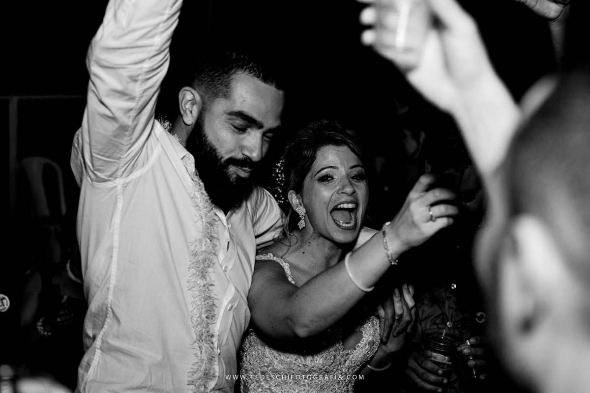 Casamento, fotografia de casamento, mogi das cruzes, sitio nha chica, maquiagem de noiva, noivas em ação, barbearia ipiranga, decoração de casamento, vestido de noiva, maquiagem de noiva, making of da noiva, making of do noivo