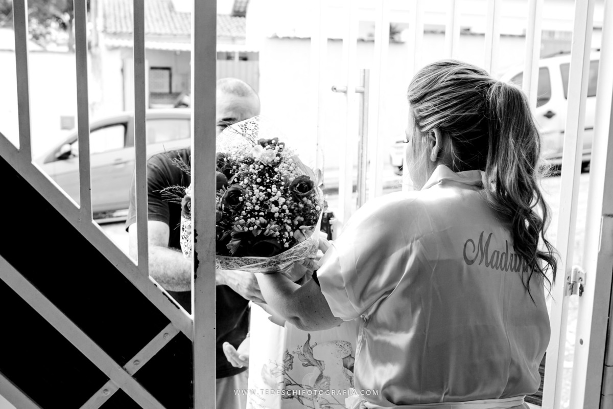 Casamento, fotografia de casamento, mogi das cruzes, sitio nha chica, maquiagem de noiva, noivas em ação, barbearia ipiranga, decoração de casamento, vestido de noiva, maquiagem de noiva, making of da noiva, making of do noivo