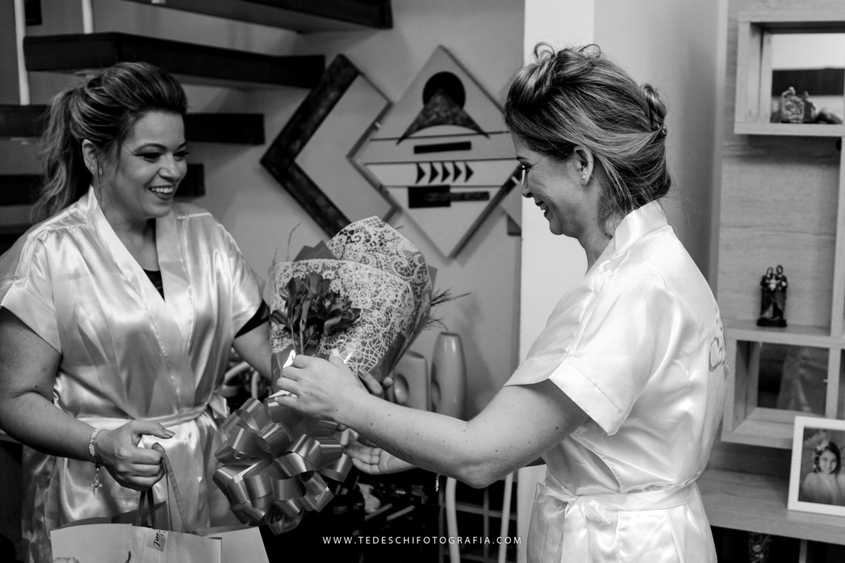 Casamento, fotografia de casamento, mogi das cruzes, sitio nha chica, maquiagem de noiva, noivas em ação, barbearia ipiranga, decoração de casamento, vestido de noiva, maquiagem de noiva, making of da noiva, making of do noivo
