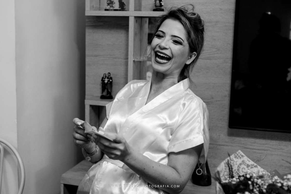 Casamento, fotografia de casamento, mogi das cruzes, sitio nha chica, maquiagem de noiva, noivas em ação, barbearia ipiranga, decoração de casamento, vestido de noiva, maquiagem de noiva, making of da noiva, making of do noivo