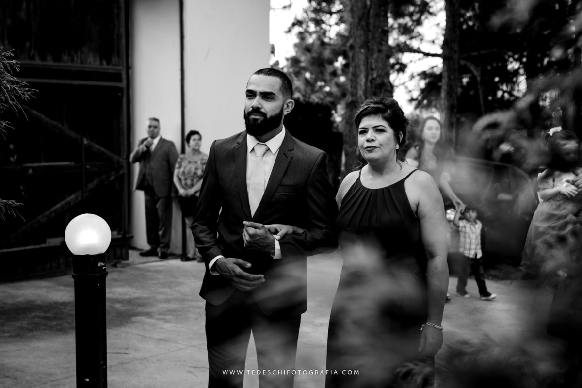 Casamento, fotografia de casamento, mogi das cruzes, sitio nha chica, maquiagem de noiva, noivas em ação, barbearia ipiranga, decoração de casamento, vestido de noiva, maquiagem de noiva, making of da noiva, making of do noivo