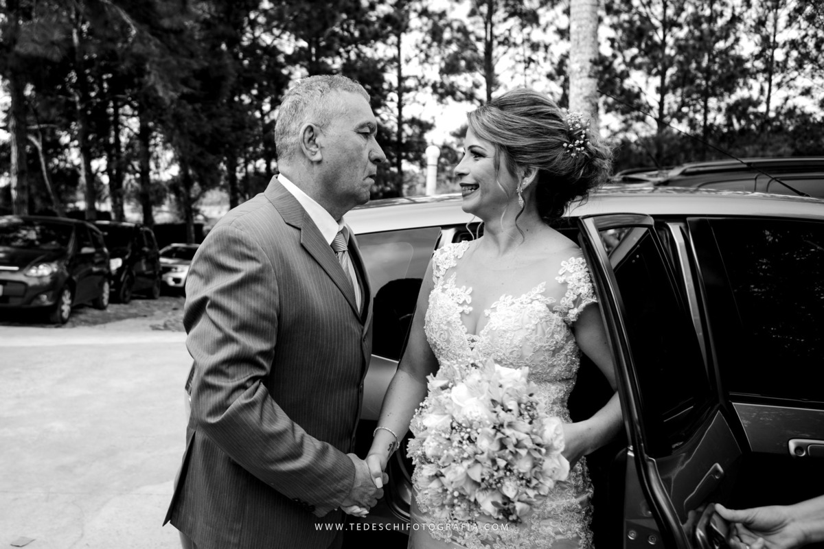Casamento, fotografia de casamento, mogi das cruzes, sitio nha chica, maquiagem de noiva, noivas em ação, barbearia ipiranga, decoração de casamento, vestido de noiva, maquiagem de noiva, making of da noiva, making of do noivo