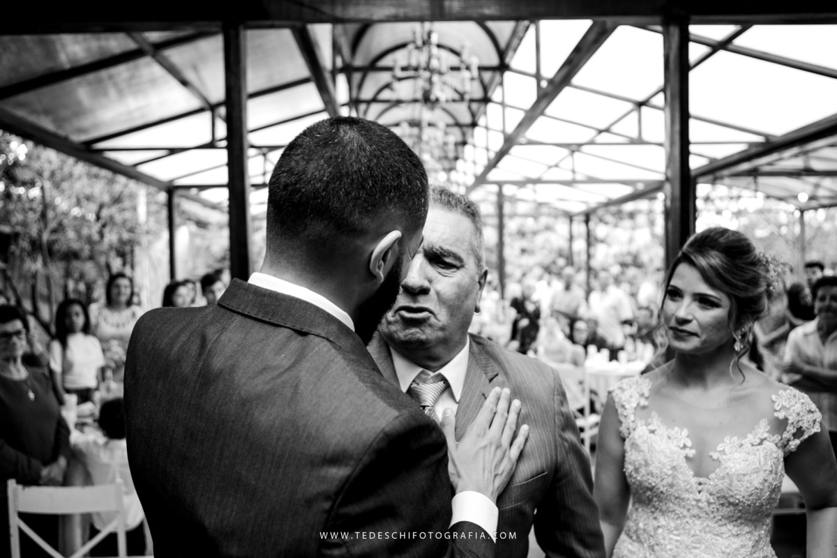 Casamento, fotografia de casamento, mogi das cruzes, sitio nha chica, maquiagem de noiva, noivas em ação, barbearia ipiranga, decoração de casamento, vestido de noiva, maquiagem de noiva, making of da noiva, making of do noivo
