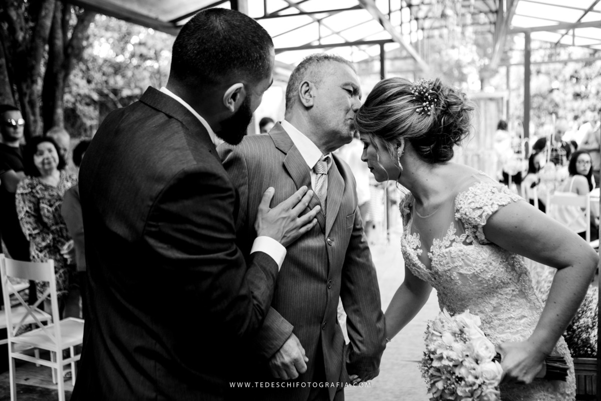 Casamento, fotografia de casamento, mogi das cruzes, sitio nha chica, maquiagem de noiva, noivas em ação, barbearia ipiranga, decoração de casamento, vestido de noiva, maquiagem de noiva, making of da noiva, making of do noivo