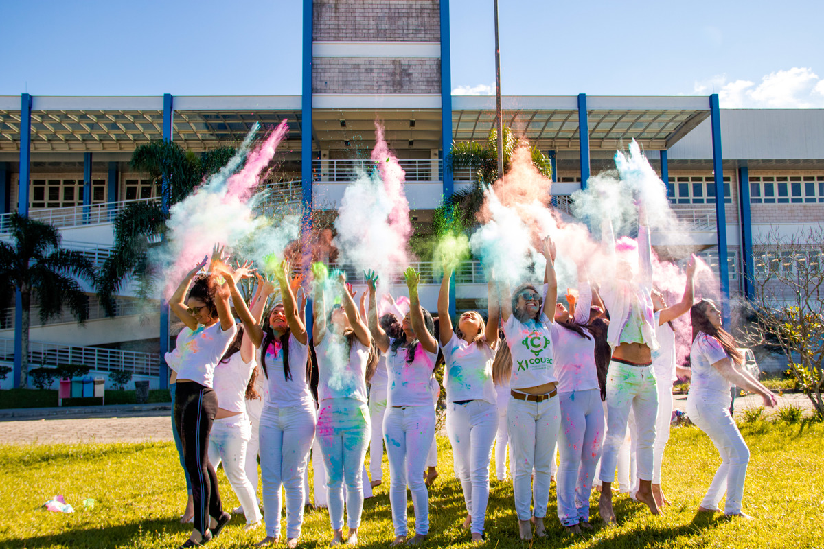 Formatura, universidade, braz cubas, mogi das cruzes, ensaio de formatura, odontologia, retrato de odontologia, dentista, clínica, aulas de odonto, UNIP, UNIFESP, UMC, universidade mogi das cruzes, empresas de formatura, formandos 