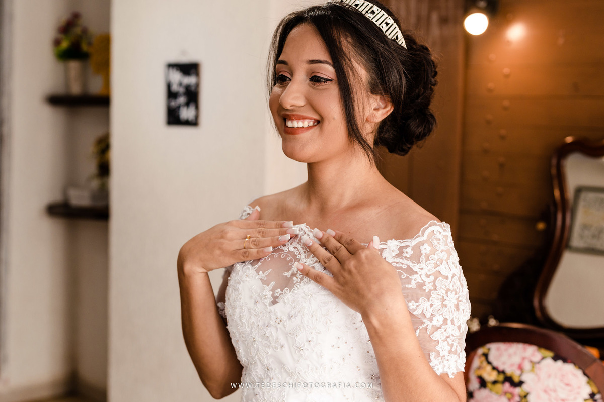 Mairiporã, São Paulo, casamento no campo, Espaço canto das águas, trinity orquestra sinfonica, vestido de noiva, casamento de noiva, buffet para casamentos, matheus maquiador, maquiagem de casamento, aliança, terno de noivo