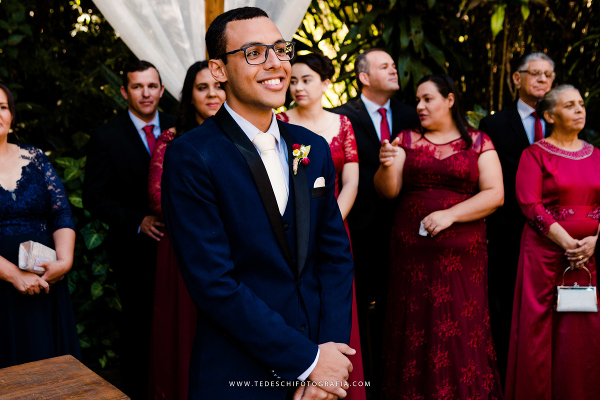 Mairiporã, São Paulo, casamento no campo, Espaço canto das águas, trinity orquestra sinfonica, vestido de noiva, casamento de noiva, buffet para casamentos, matheus maquiador, maquiagem de casamento, aliança, terno de noivo