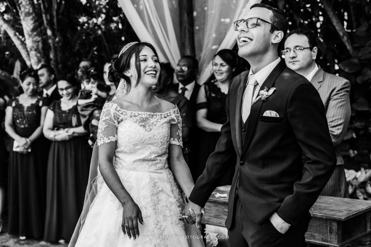 Mairiporã, São Paulo, casamento no campo, Espaço canto das águas, trinity orquestra sinfonica, vestido de noiva, casamento de noiva, buffet para casamentos, matheus maquiador, maquiagem de casamento, aliança, terno de noivo